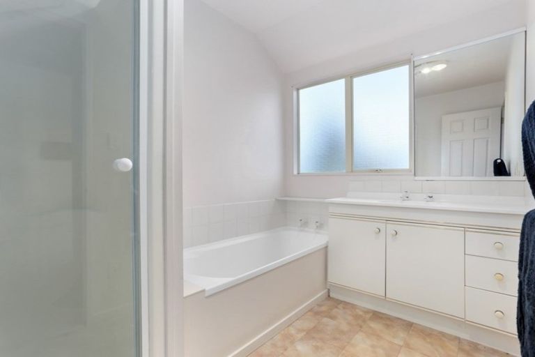 Photo of property in 26 Judd Place, Orewa, 0931