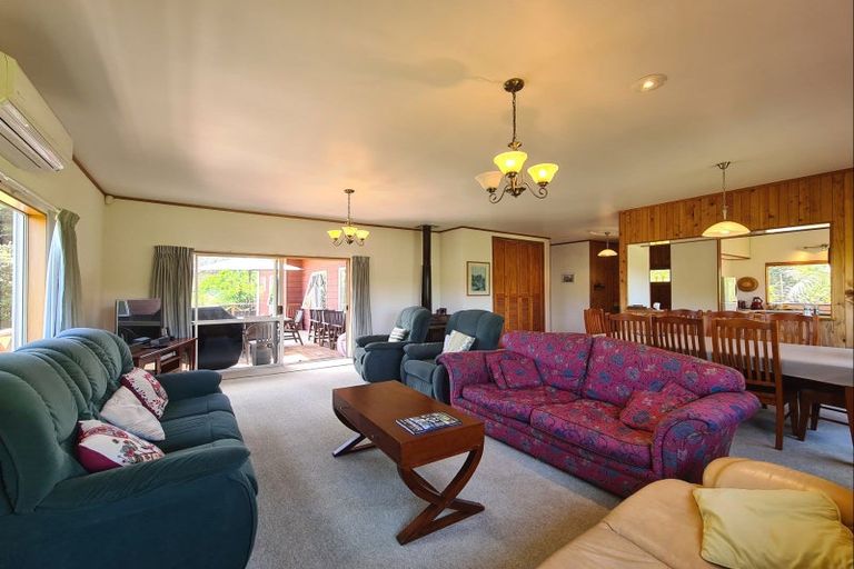 Photo of property in 40 Driving Creek Road, Coromandel, 3506