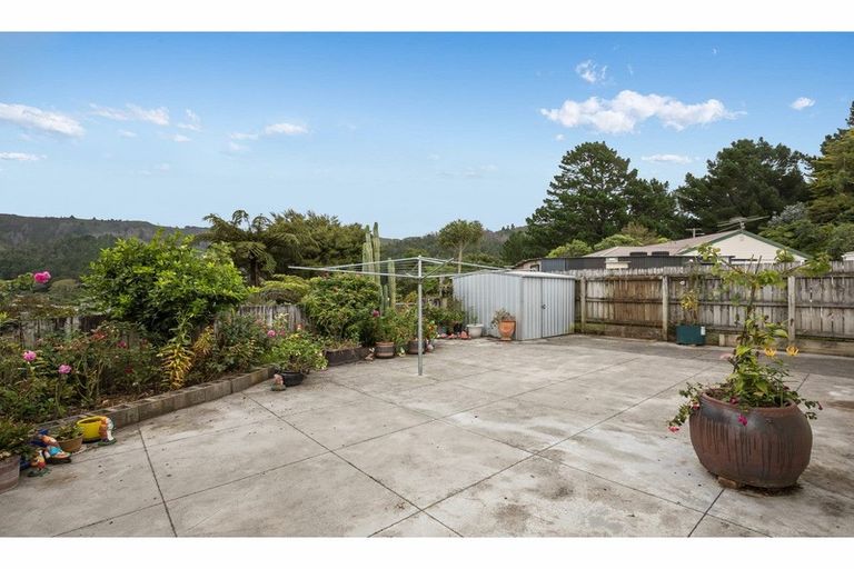 Photo of property in 27 Amundsen Grove, Stokes Valley, Lower Hutt, 5019