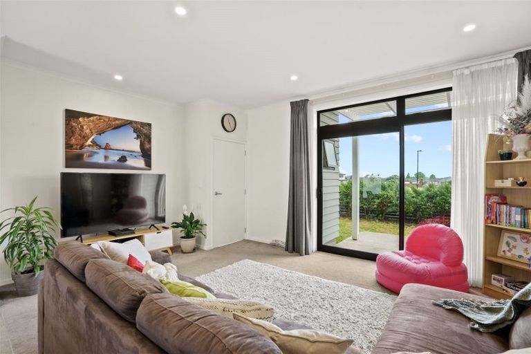 Photo of property in 6 Fermi Lane, Papakura, 2110