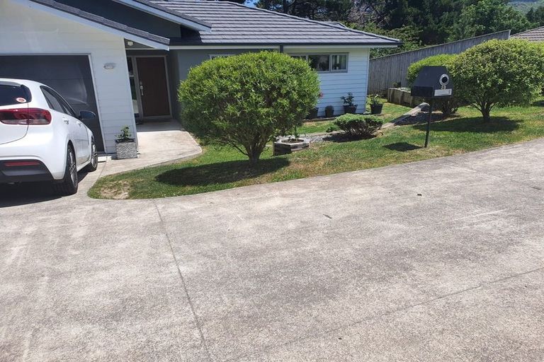 Photo of property in 28 Sunstone Crescent, Brown Owl, Upper Hutt, 5018