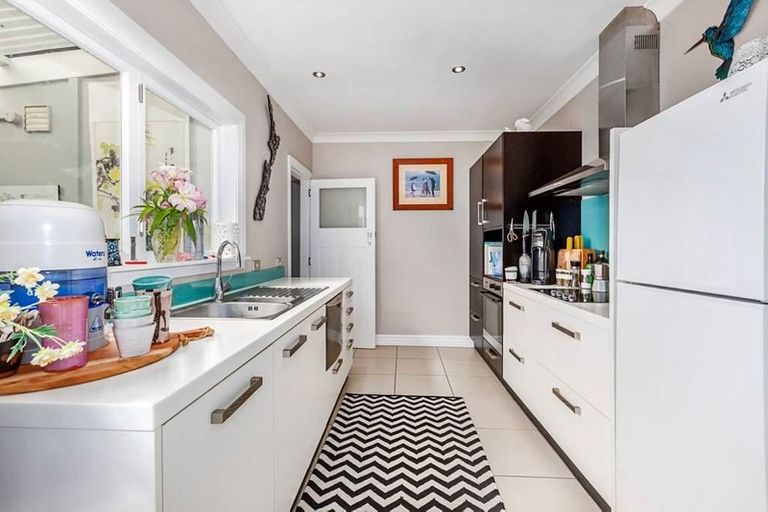 Photo of property in 62 Renown Road, Raumati South, Paraparaumu, 5032