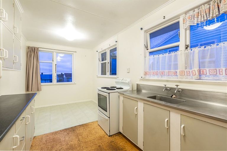 Photo of property in 52 Arahura Crescent, Waitangirua, Porirua, 5024