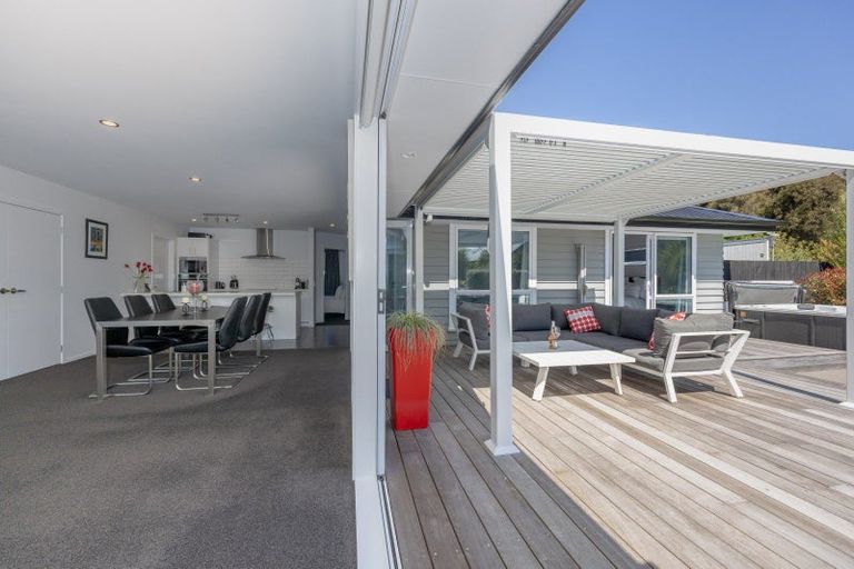 Photo of property in 43 Kingfisher Crescent, Albert Town, Wanaka, 9305