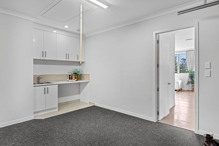 Photo of property in 11 Ian Gordon Lane, Orewa, 0931