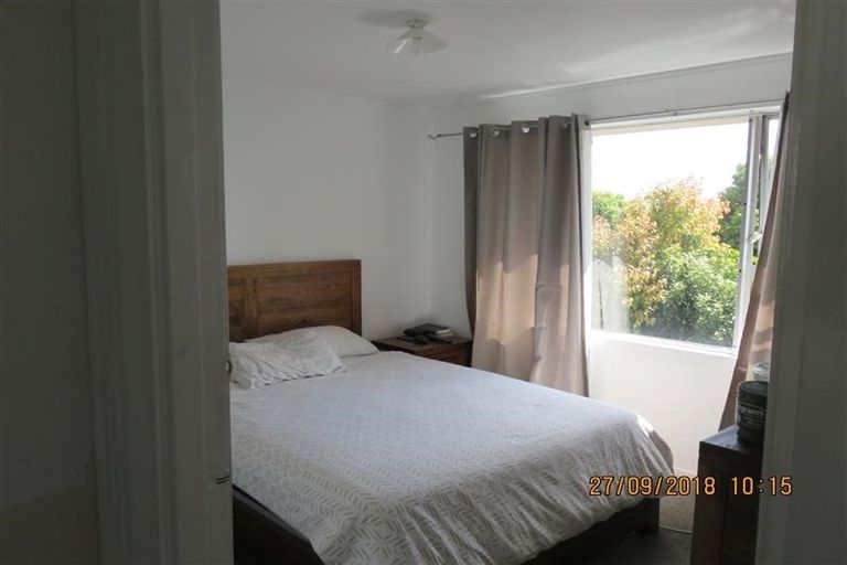 Photo of property in 10 Beauchamp Drive, Massey, Auckland, 0614