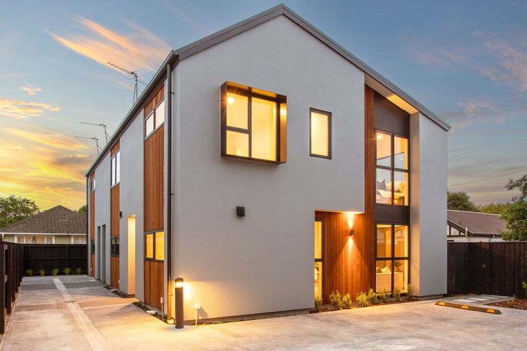 Photo of property in 4/13 Goldsmith Place, Waltham, Christchurch, 8023