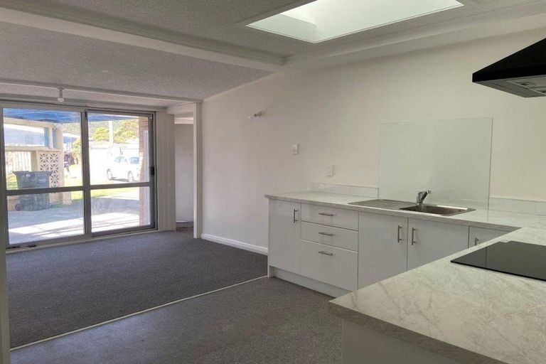 Photo of property in 39 Pirie Crescent, Moera, Lower Hutt, 5010