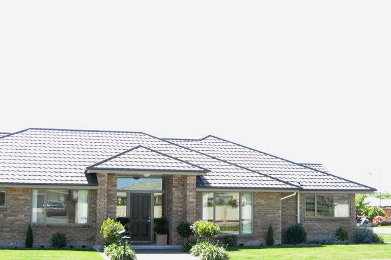 Photo of property in 3 Harrys Way, Redwood, Christchurch, 8051