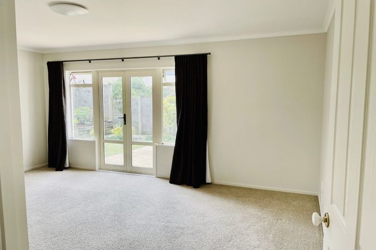Photo of property in 10 Cellarmans Street, Te Atatu Peninsula, Auckland, 0610