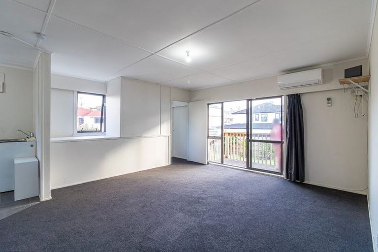 Photo of property in 2/22 Harwood Road, Mount Wellington, Auckland, 1060