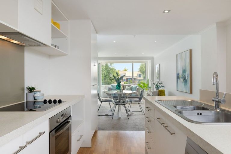 Photo of property in Algarve Apartments, 102/332 Maunganui Road, Mount Maunganui, 3116
