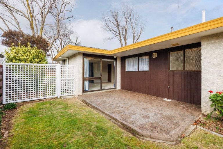 Photo of property in 2 Rangitane Street, Palmerston North, 4414