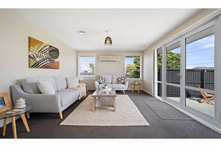 Photo of property in 90 Hargood Street, Woolston, Christchurch, 8062