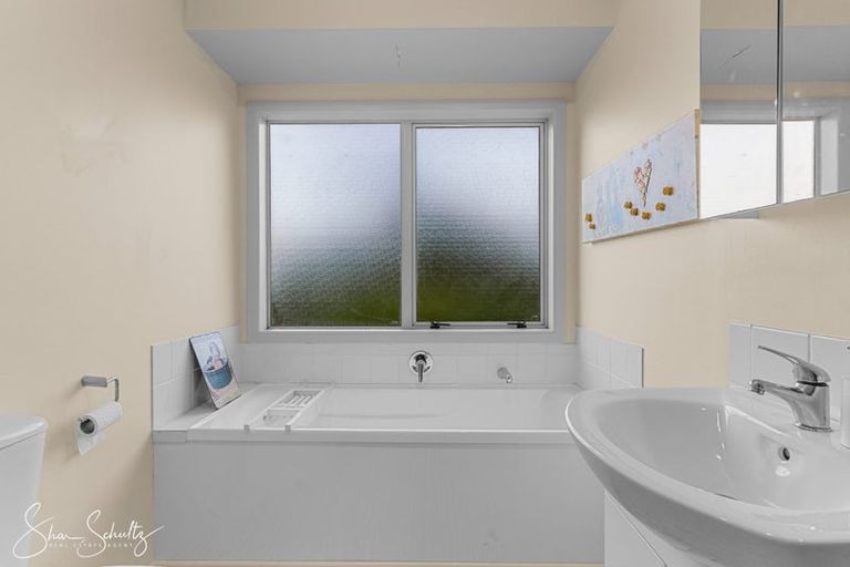 Photo of property in 16 Nikau Lane, Maungaturoto, 0520