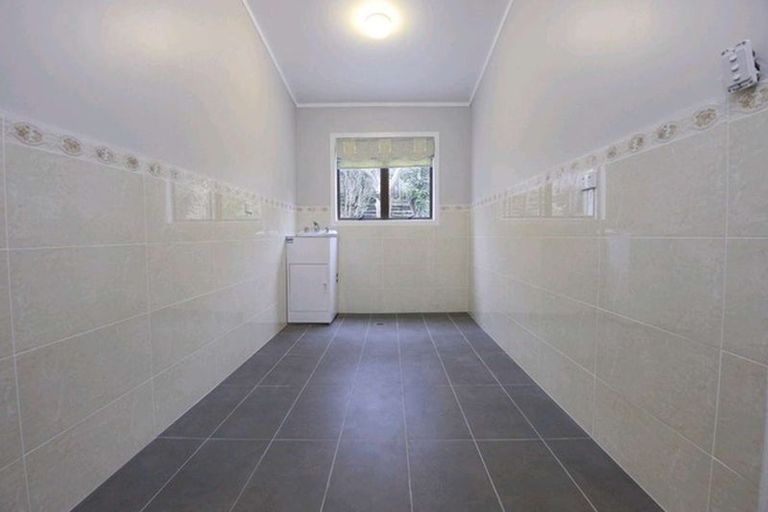 Photo of property in 29 Cairngorm Place, Highland Park, Auckland, 2010