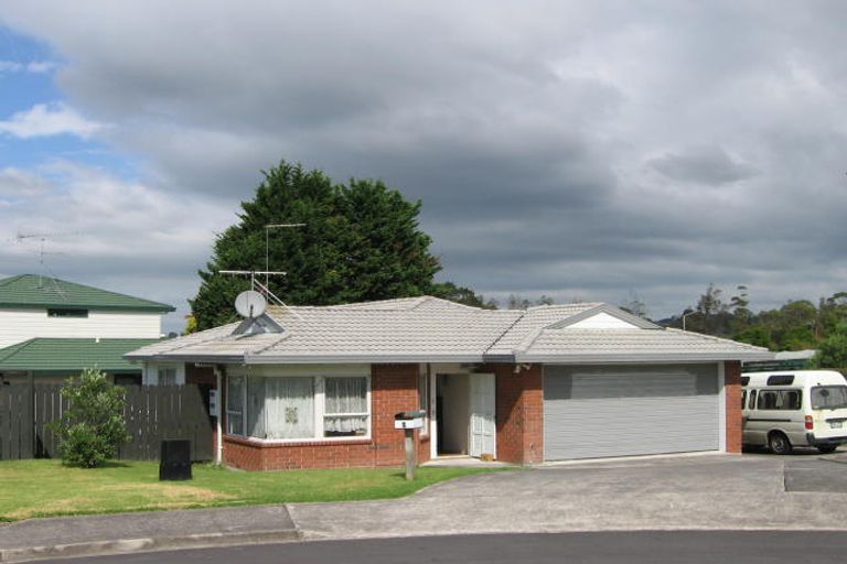 Photo of property in 4 Coupland Court, Glendene, Auckland, 0602