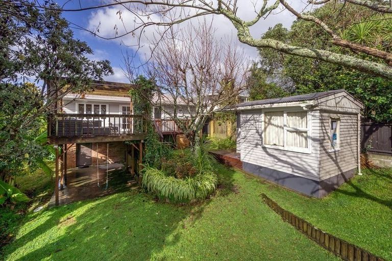Photo of property in 52 Vera Road, Te Atatu South, Auckland, 0610