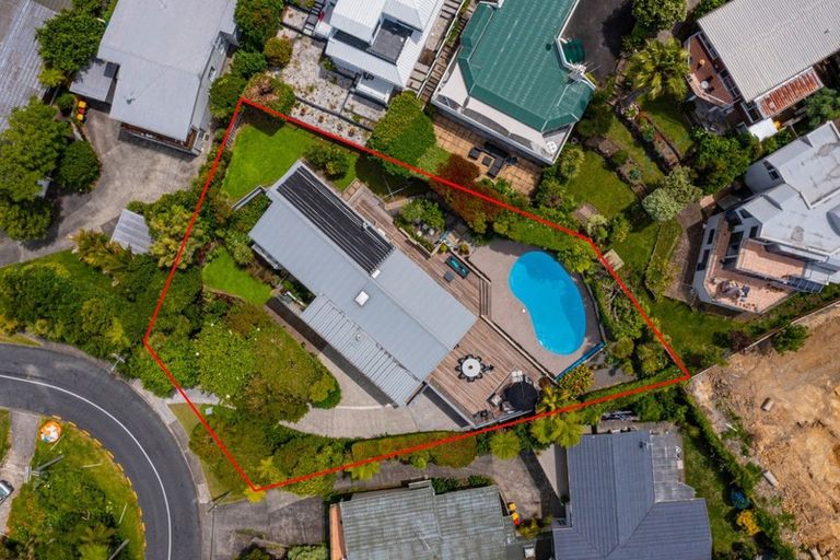Photo of property in 25 Parr Terrace, Castor Bay, Auckland, 0620