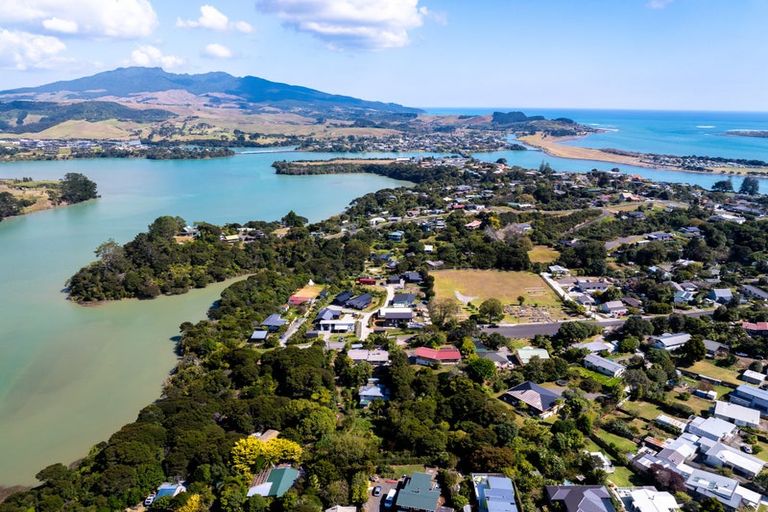 Photo of property in 20 East Street, Raglan, 3225