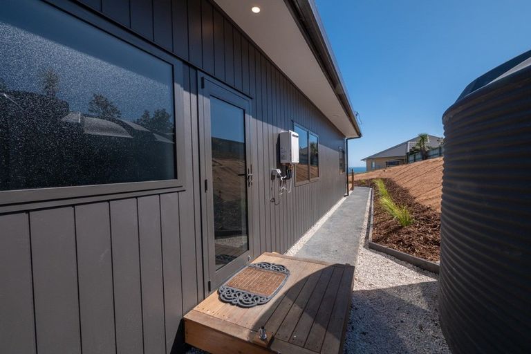 Photo of property in 14 Freyja Crescent, Coopers Beach, 0420