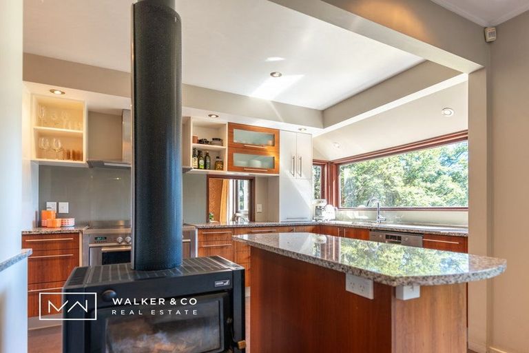 Photo of property in 10 Tiniroa Grove, Silverstream, Upper Hutt, 5019