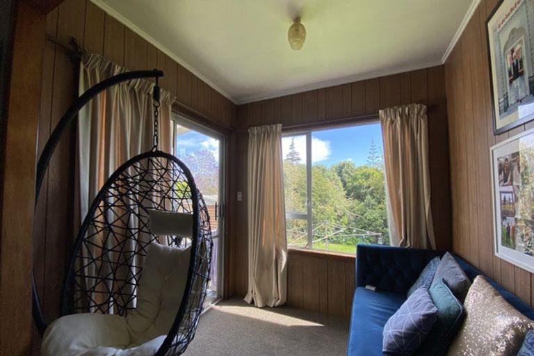 Photo of property in 15 Raleigh Road, Northcote, Auckland, 0627