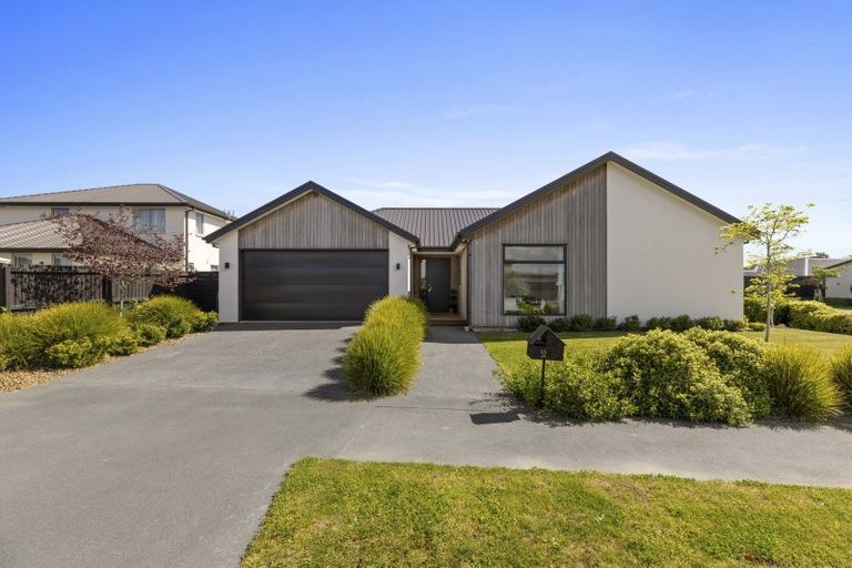 Photo of property in 52 Manakura Street, Russley, Christchurch, 8042