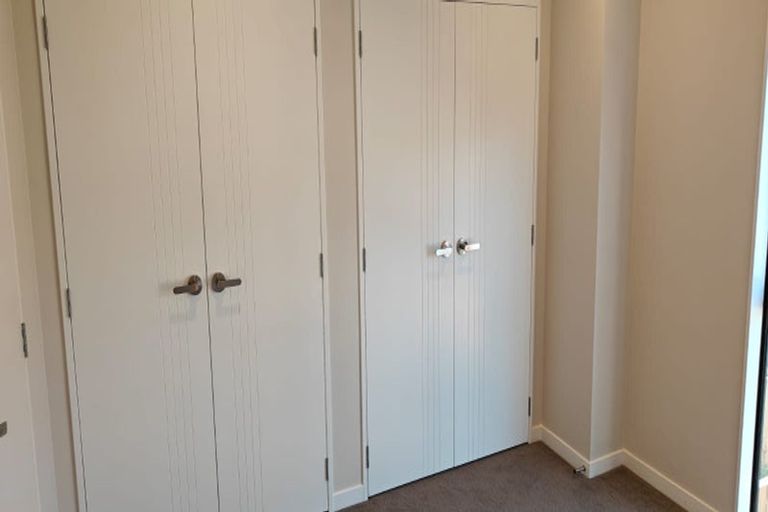 Photo of property in 5/58 Te Atatu Road, Te Atatu South, Auckland, 0610