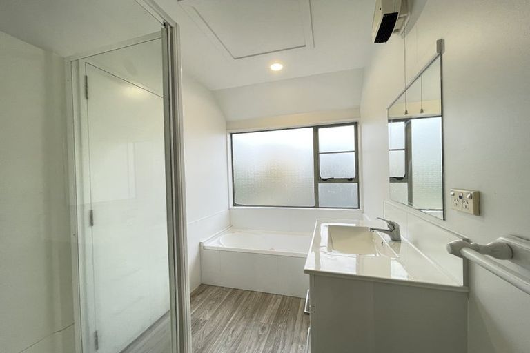 Photo of property in 2 Brookside Terrace, Bryndwr, Christchurch, 8053