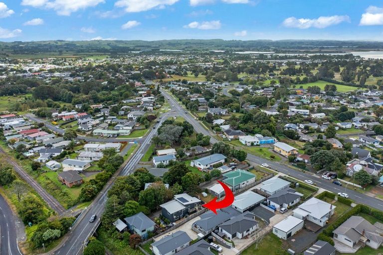Photo of property in 5a Collingwood Road, Waiuku, 2123