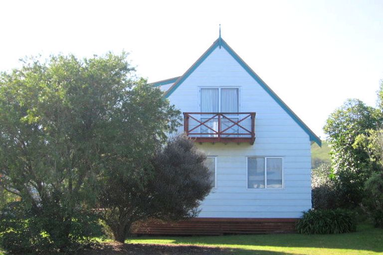 Photo of property in 87 Oyster Drive, Cooks Beach, Whitianga, 3591