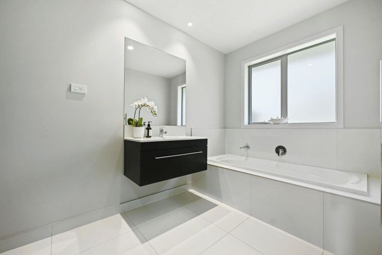 Photo of property in 4/1 Lowe Road, Rukuhia, Hamilton, 3282