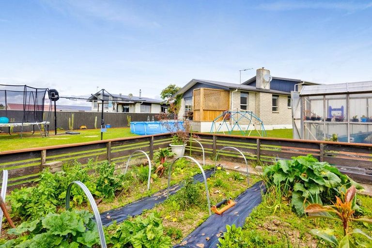 Photo of property in 18 Oberon Street, Stratford, 4332