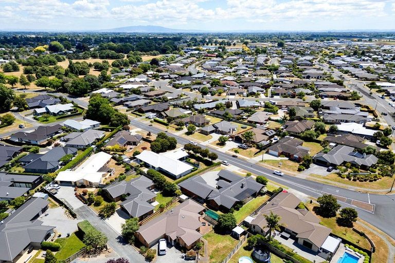 Photo of property in 18 Watkins Road, Cambridge, 3434