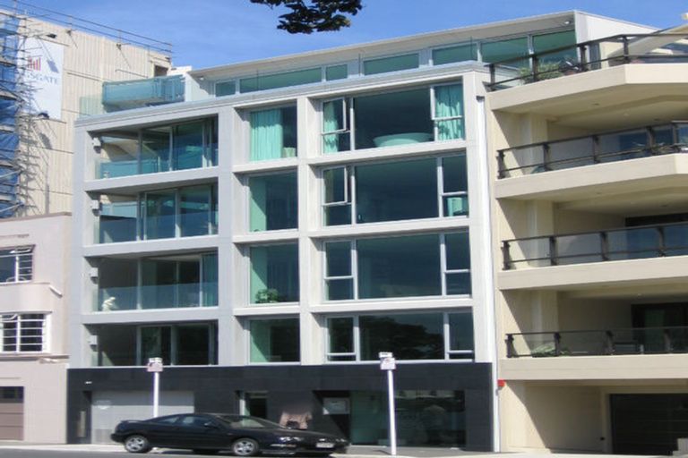 Photo of property in 2/88 Oriental Parade, Oriental Bay, Wellington, 6011
