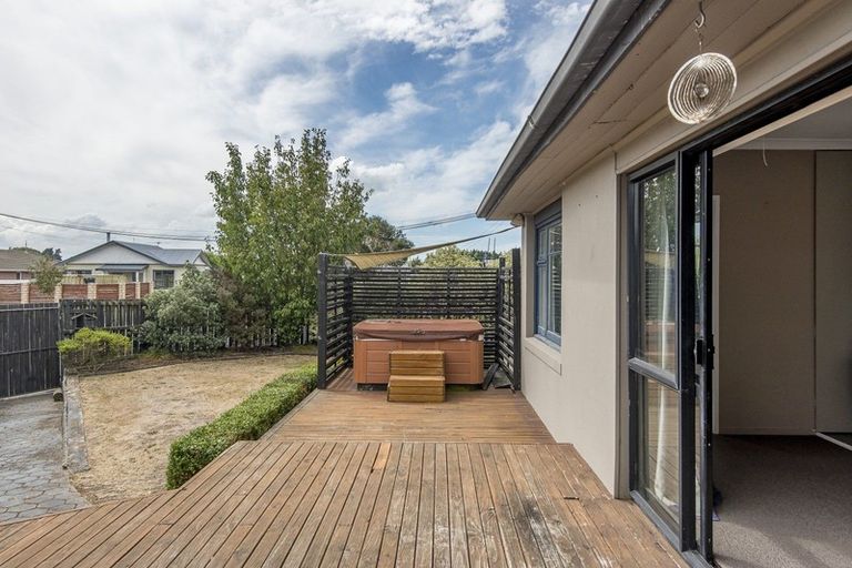Photo of property in 255 Lake Terrace Road, Shirley, Christchurch, 8061