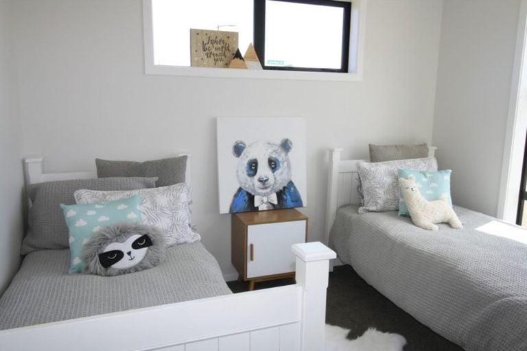 Photo of property in 53 Vinistra Road, Kumeu, 0810