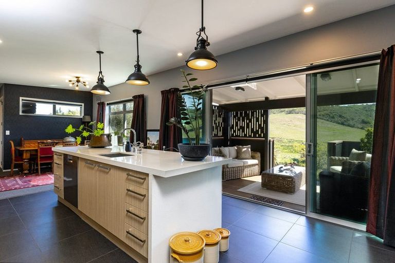 Photo of property in 11 Glentui Place, Waikawa, Picton, 7220