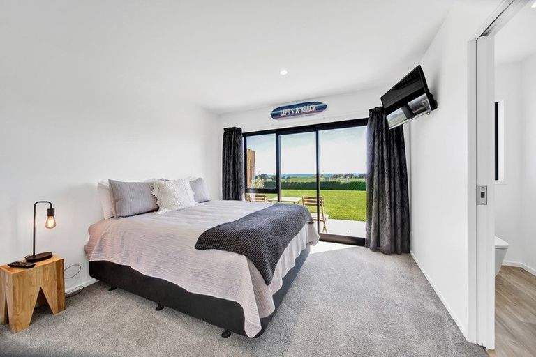 Photo of property in 196 Koru Road, Omata, New Plymouth, 4374