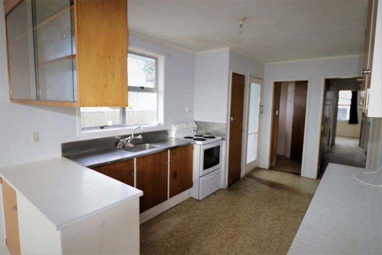 Photo of property in 21 Cross Street, Castlecliff, Whanganui, 4501