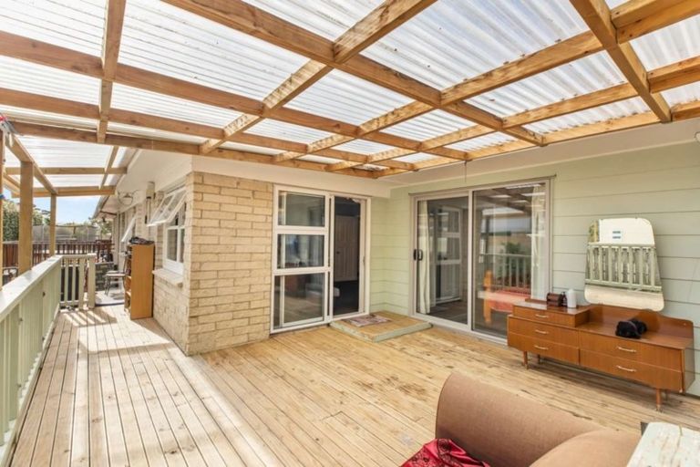 Photo of property in 2/55 Ennis Avenue, Pakuranga Heights, Auckland, 2010