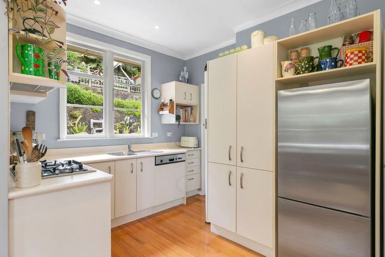 Photo of property in 9 Ashleigh Crescent, Miramar, Wellington, 6022