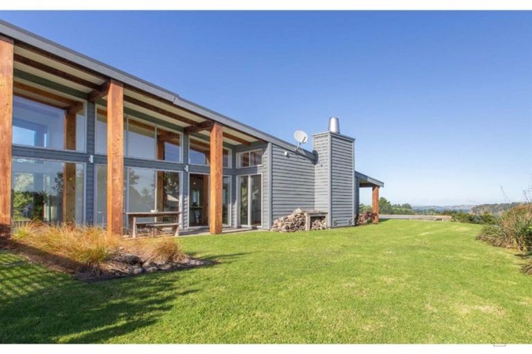 Photo of property in 923 Takatu Road, Tawharanui Peninsula, Warkworth, 0986