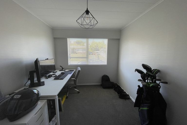 Photo of property in 71 Waipounamu Drive, Kelson, Lower Hutt, 5010