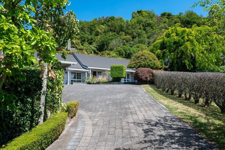 Photo of property in 7 Krissell Place, Acacia Bay, Taupo, 3330