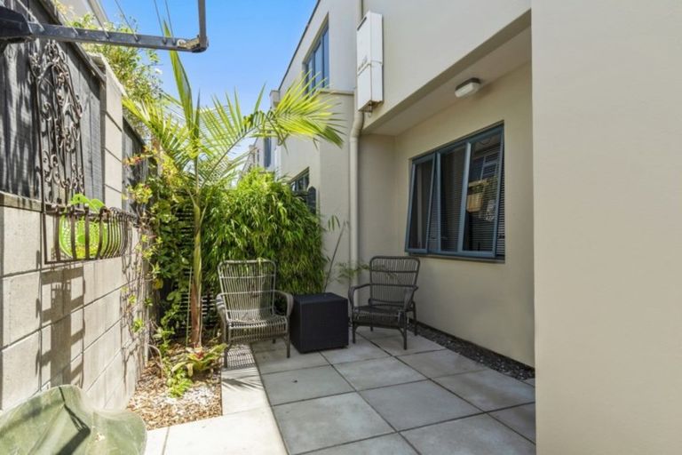 Photo of property in 2/8 Victoria Road, Mount Maunganui, 3116