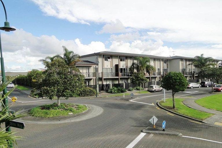 Photo of property in 4/1 Opito Way, East Tamaki, Auckland, 2013