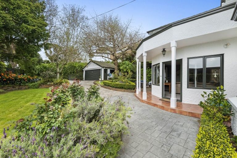 Photo of property in 18 Ridge Lane, New Plymouth, 4310