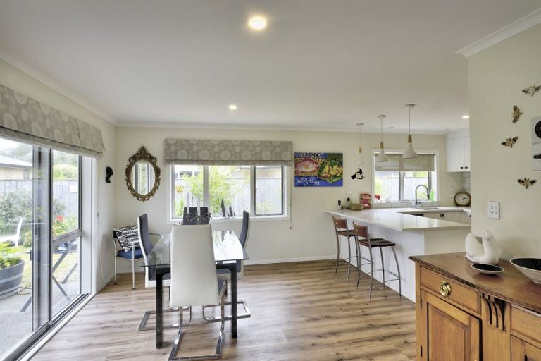 Photo of property in 64 Feist Street, Carterton, 5713